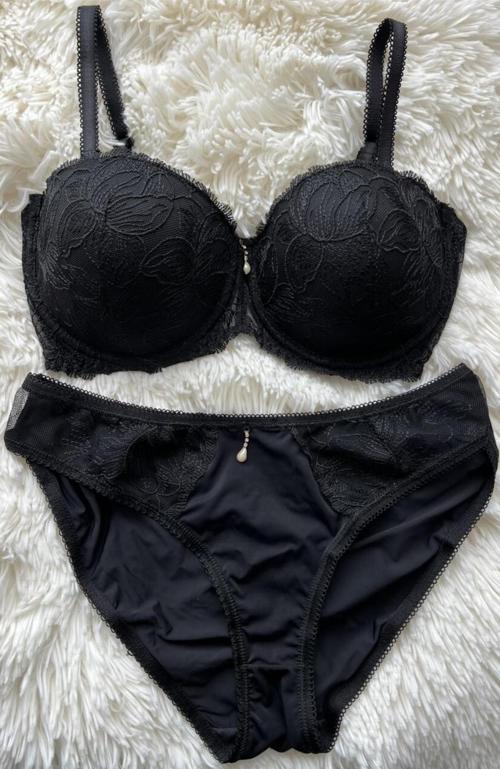 5155-B Desteksiz-Balenli Silikon Nicolina Sütyen Takımı