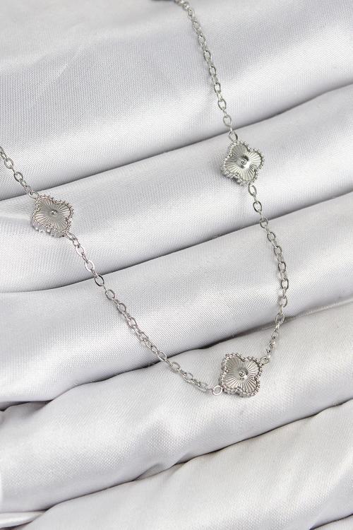 Çelik Yonca Model Gümüş Renk Kadın Kolye