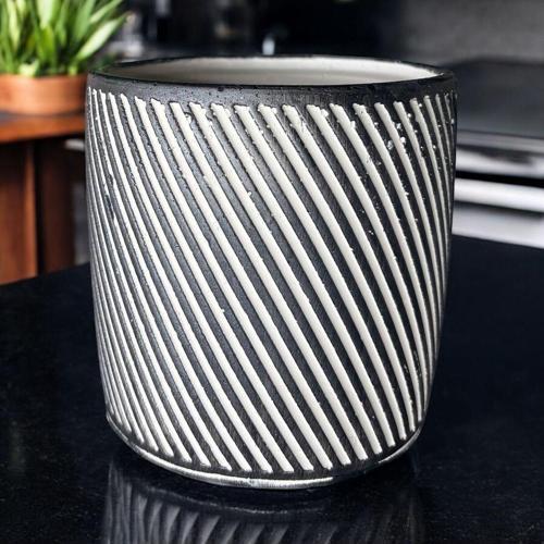 "Zen Çizgisi" Modern Taş Saksı