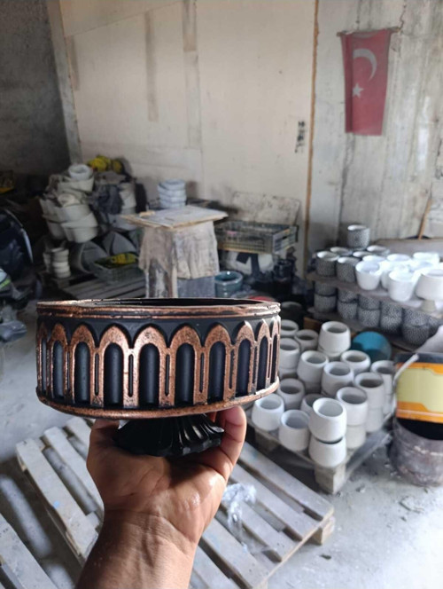 Ayaklı Rose Detaylı Dekoratif Collesium Saksı