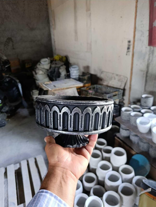 Ayaklı Siyah-Gri Collesium Saksı