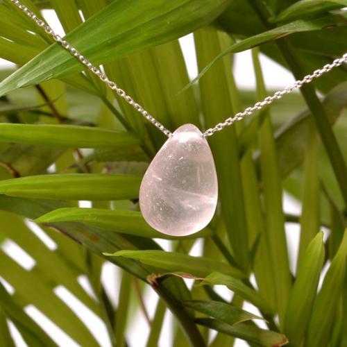Pembe Kuvars Taşı Gümüş Zincirli Kolye