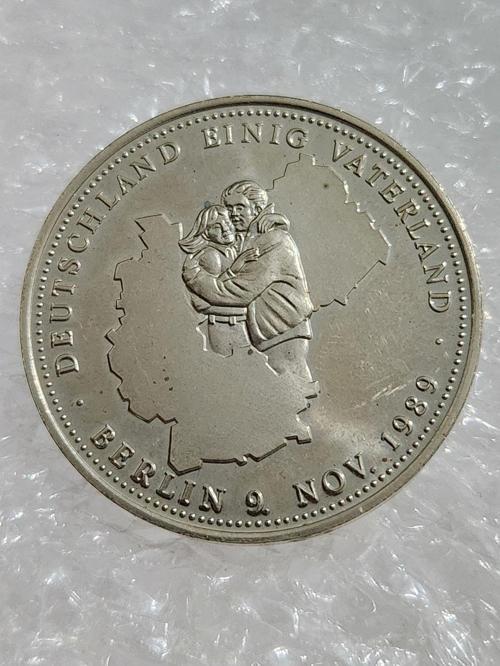 1990 Almanya Anavatan Berlin Madalya. Orijinal Dönemine Ait Nadir Madalya. Temiz Durumda 4 Cm
