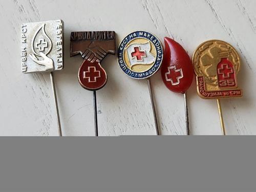 5 Adet Orijinal Dönem Kızıl Haç Rozetler. Tamamı Orijinal