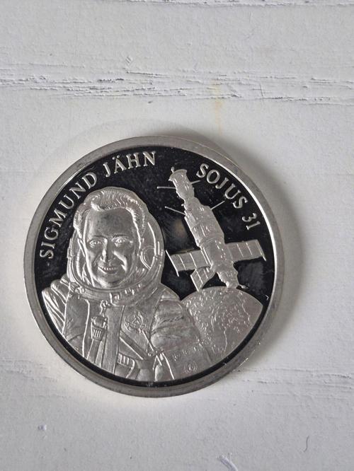 Doğu Almanya Astronot Sigmund Madalya. 3Cm Çap