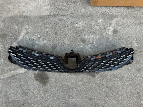 Renault Clio Ön Panjur Krom 2024-2025 622565611R