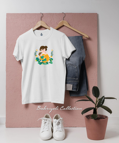 Oversize mother day mom holding baby Tasarımlı Unisex T-Shirt