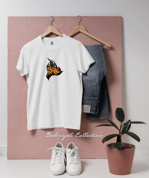 Oversize Viking Horned helmet character Tasarımlı Unisex T-Shirt