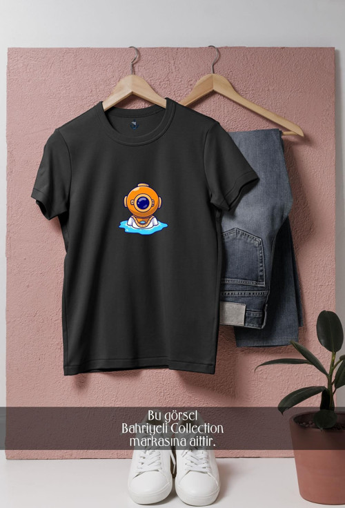 Oversize Su Birikintisi İçinde Mini Dalgıç Tasarımlı Unisex T-Shirt