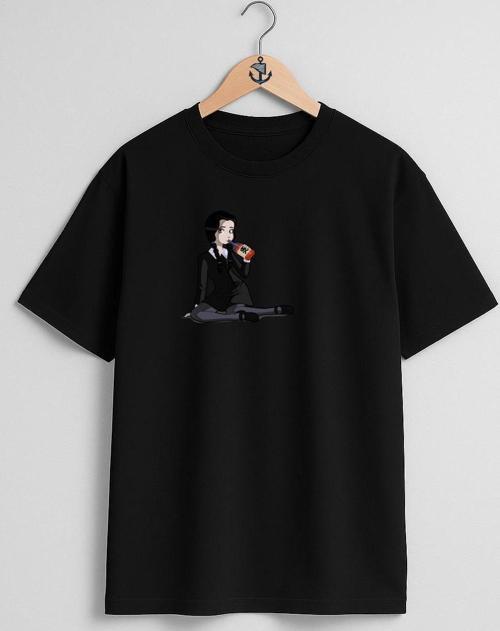 Oversize Wednesday Addams Morticia Addams Thing Drawing Göğüs Tasarımlı Unisex T-Shirt