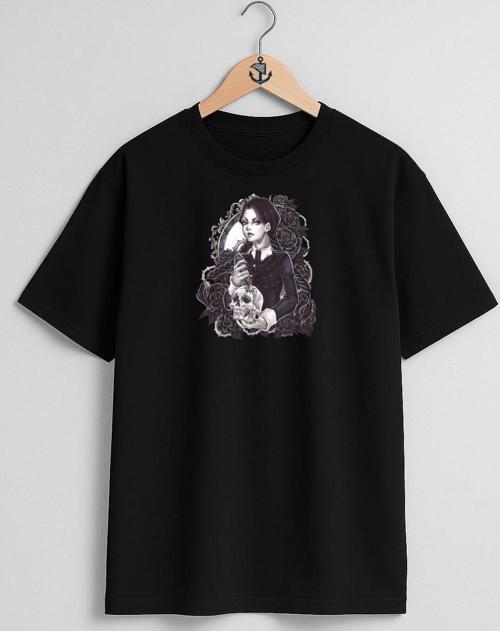 Oversize Wednesday Addams Morticia Addams Göğüs Tasarımlı Unisex T-Shirt