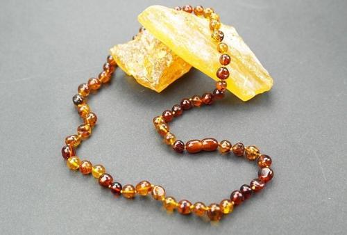 Günbatımı  Doğal Kesim Damla Kehribar Yetişkin Kolye