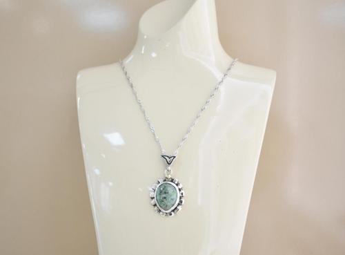 Göksu Gümüş Çerçeve Kadın Zümrüt Kolye