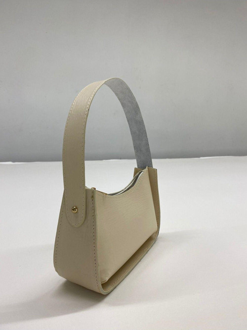 Kadın Düz Desenli Krem Baget Çanta