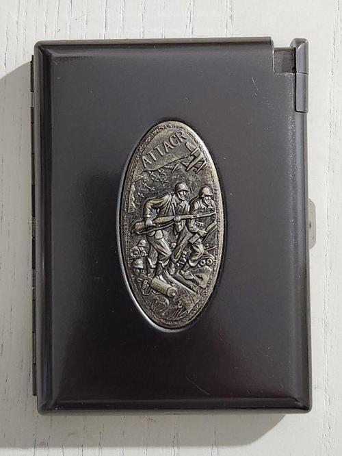 Metal Üzeri Asker Görselli Saklama. Kapalıyken 11Cm Boyutunda. Açılır Kapanır Saklamalı.