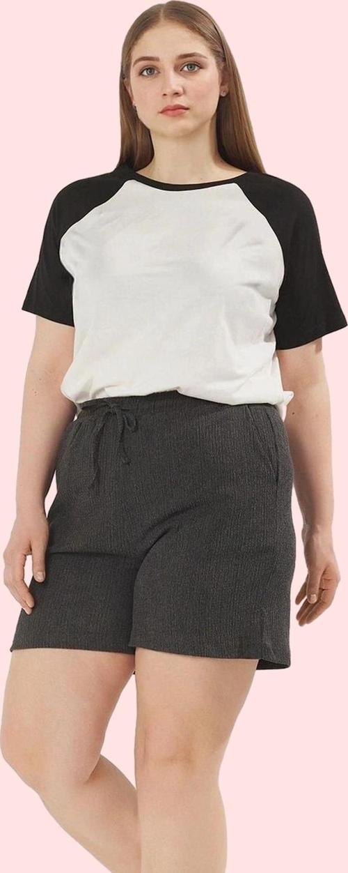 Kadın Büyük Beden Örme Şort Regular Fit Günlük Kullanım Hafta Sonu Yaz Aylarının Vazgeçilmezi