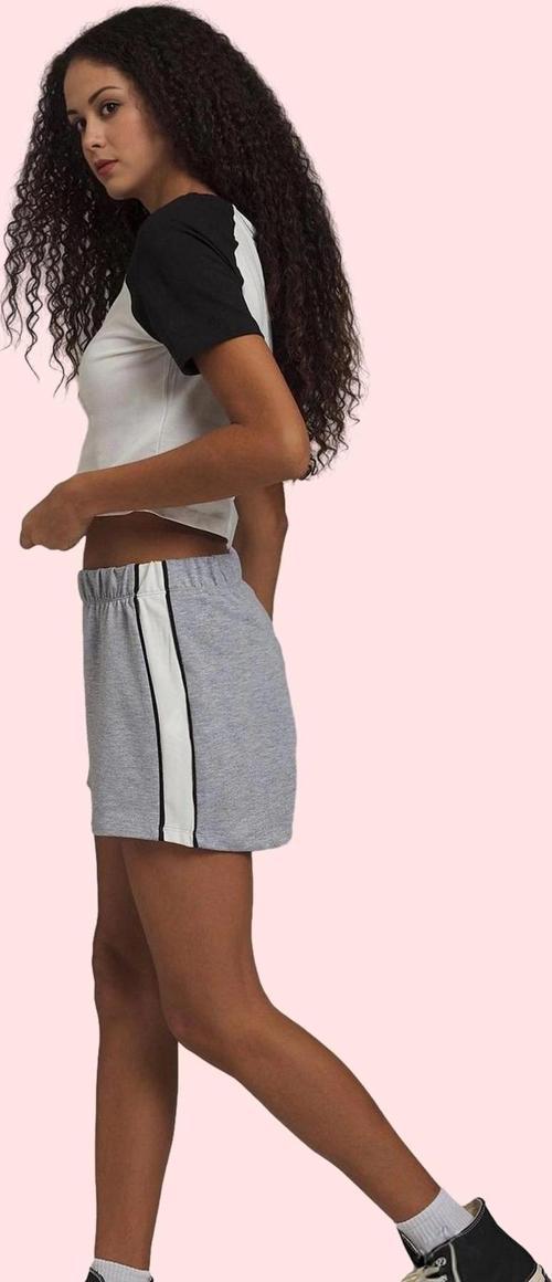 Kadın Renk Bloklu Kısa Örme Şort Rahat Kesim Günlük Spor Hafta Sonu Yaz Aylarının Vazgeçilmezi