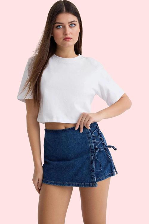 Kadın Denim Şort Etek Bağcıklı Detay Kısa Boy Pamuklu Yazlık Günlük Kullanım Modern Tasarım