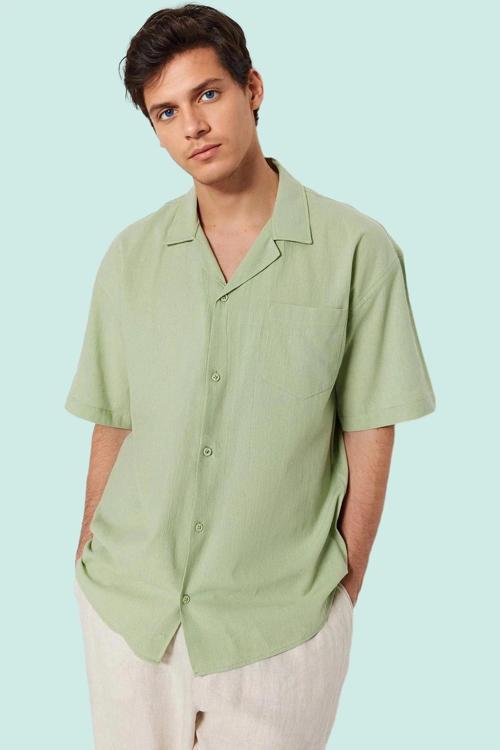 Erkek Oversize Fit Kısa Kollu Pamuklu Gömlek Apaş Yaka Düz Desen Günlük Stil Modern Tasarım