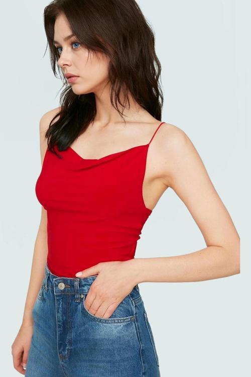 Fitted Vücuda Oturan Degaje Yaka Esnek Örme Bluz Rahat Kullanım Mükemmel Uyum Şık Görünüm