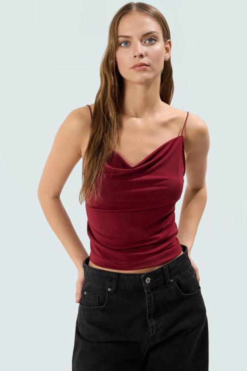 Fitted Vücuda Oturan Degaje Yaka Esnek Örme Bluz Rahat Kullanım Mükemmel Uyum Şık Görünüm