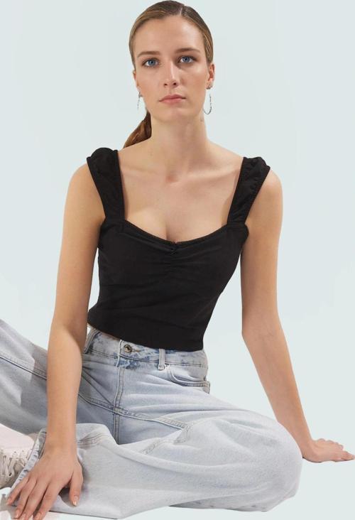 Yazlık Kadın Bluz Crop Örme Pamuklu Likralı Penye Havuz Yaka Premium Kalite Trend Tasarım