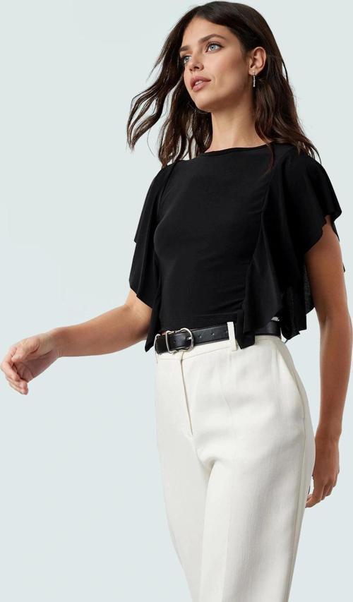 Örme Crop Bluz Bisiklet Yaka Fırfırlı Kollar Rahat Kalıp Ve Şık Konforlu Kesim