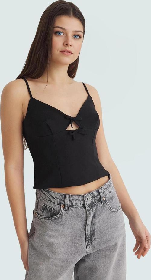 Rahat ve Şık Finike Dokuma Bluz Polyester Elastan Karışımı Modern Stil Özel Tasarım