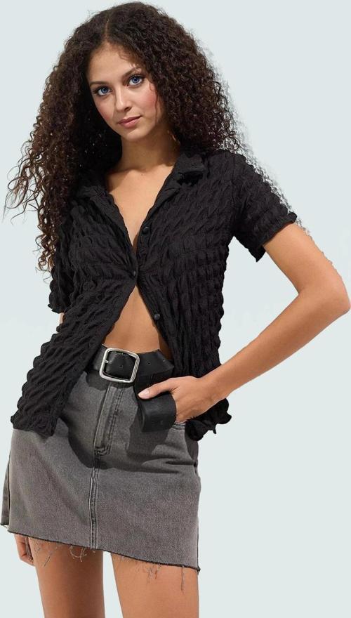 Rahat ve Şık Gofre Örme Bluz Günlük Kombinleriniz İçin Modern Stil Trend Tasarım