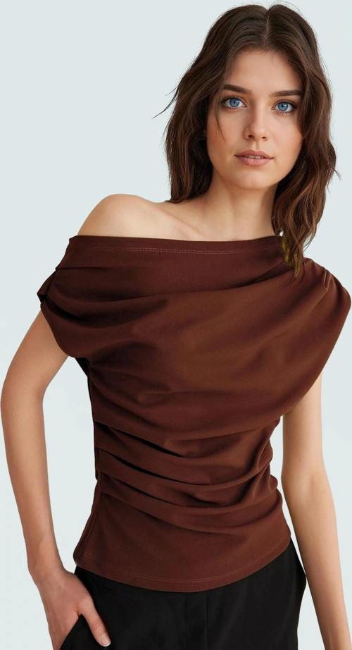 Şık Dökümlü Örme Bluz Asimetrik Yaka Kısa Kol Regular Kalıp Özel Tasarım Modern Stil