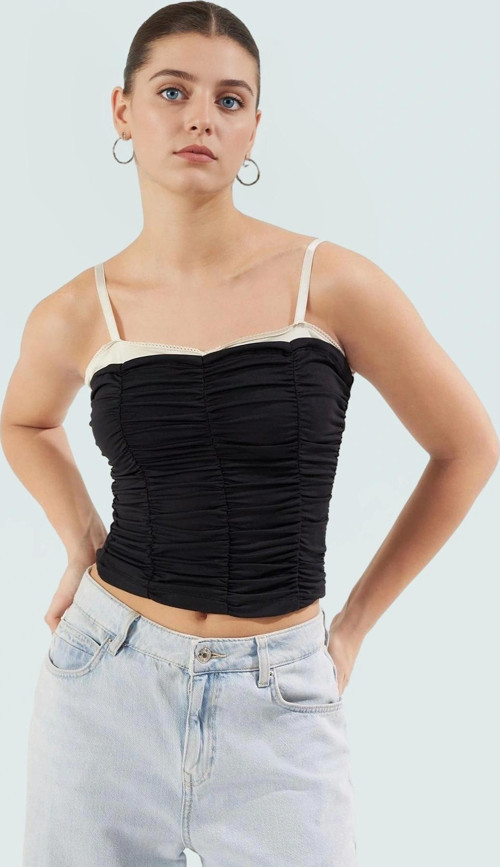 Fitted Bluz Büzgü Detaylı Poliamid Kumaş Yazlık Crop Dayanıklı Malzeme Rahat Ve Şık