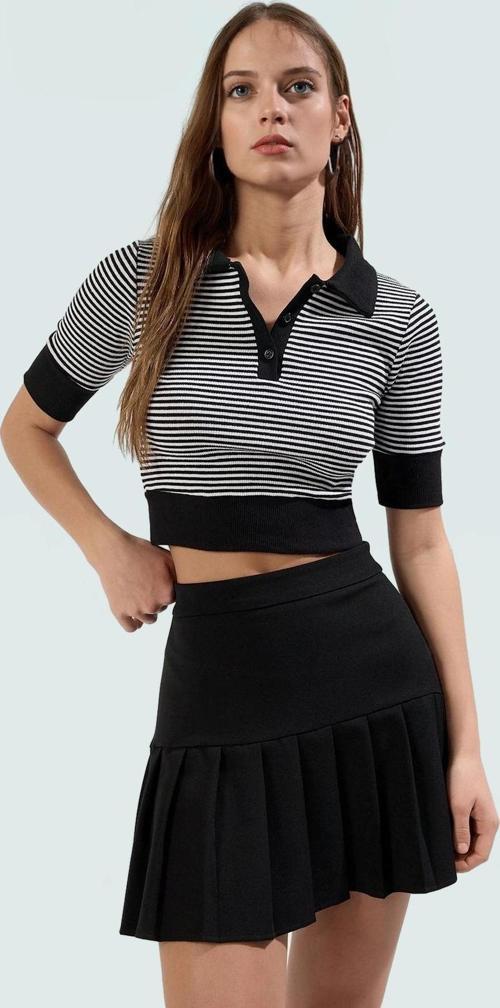 Rejenere Kaşkorse Crop Bluz Çizgili Polo Yaka Fitted Yazlık Konforlu Kesim Özenle Seçilmiş