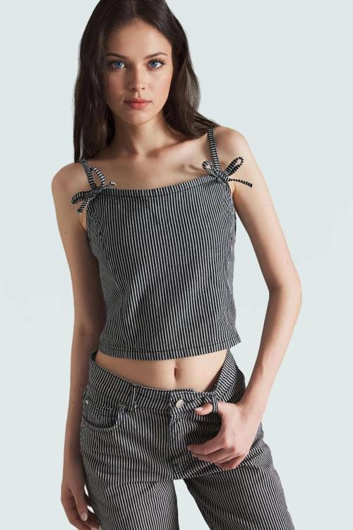Çizgili Denim Crop Bluz Rahat Şık ve Yazlık Fitted Model Kullanım Seçkin Malzeme