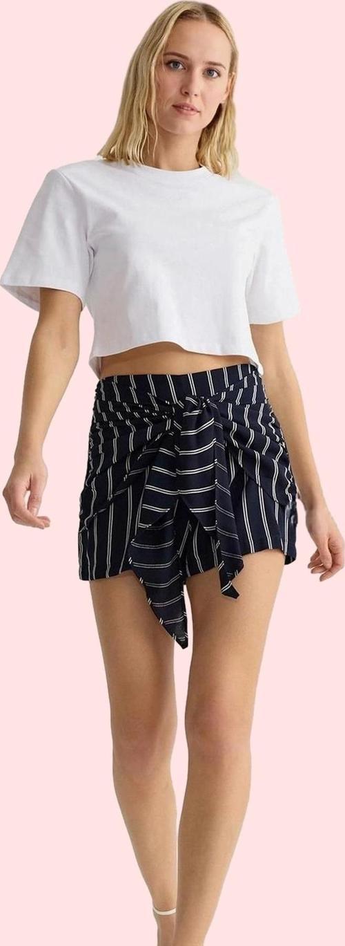 Kadın Mini Şort Geniş Paça Dokuma Yazlık Rahat Şık Kombin Günlük Kullanım Kaliteli Malzeme