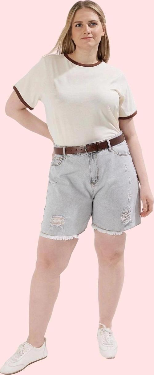 Kadın Denim Şort Destroy Detay Pamuk Rahat Günlük Kullanım Hafta Sonu Yaz Aylarının Vazgeçilmezi