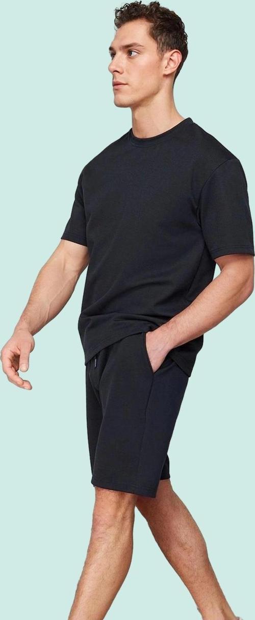 Erkek Yazlık Şort; Nefes Alan Örme Kumaş Boru Paça Rahat Kalıp Günlük Stil Kaliteli Malzeme