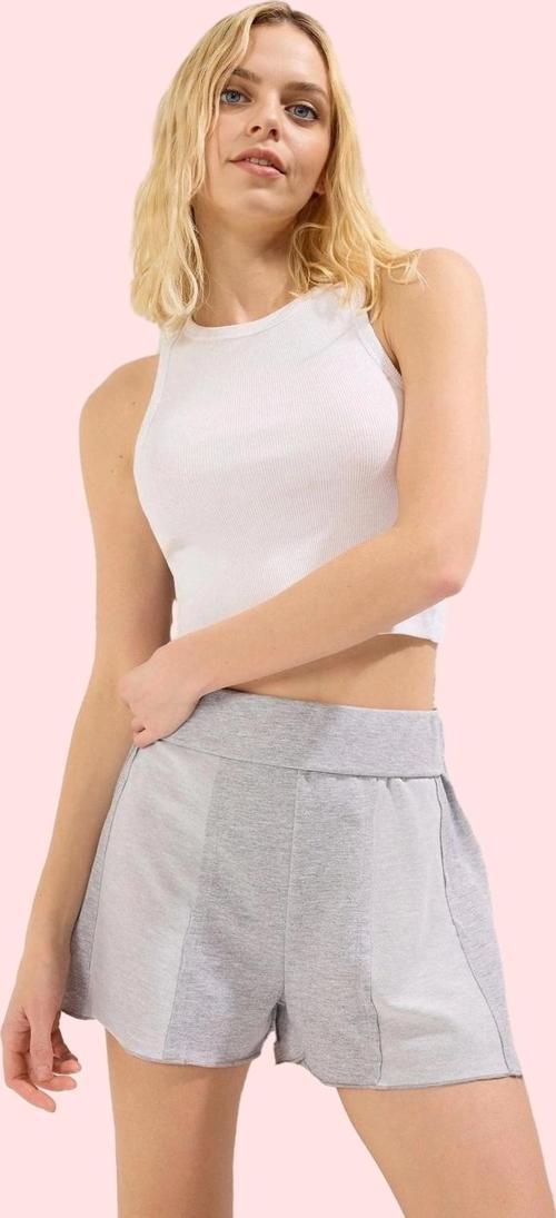 Kadın Yüksek Bel Şort Rahat Straight Kalıp Günlük Yaz Kombinleri Hafta Sonu Modern Tasarım