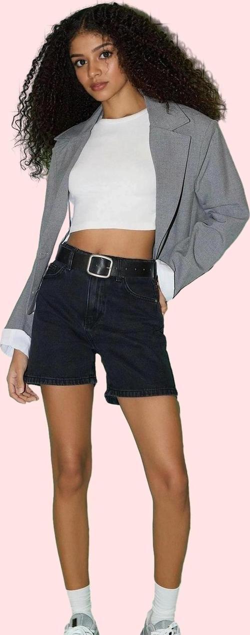 Kadın Denim Şort Pamuk Rahat Günlük Kombinler İçin Modern Tasarım Yaz Aylarının Vazgeçilmezi