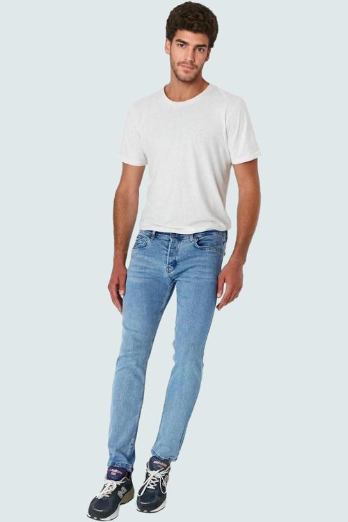 Erkek Denim Skinny Fit Kot Pantolon Pamuk Esnek Kumaş Günlük Şıklık Yaz Aylarının Vazgeçilmezi