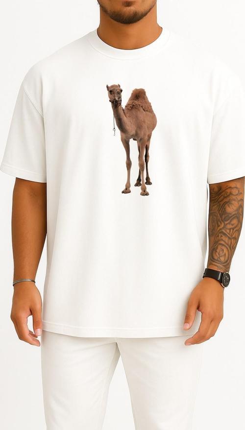 Oversize Dromedary Bactrian Deve, Deve Göğüs Tasarımlı Unisex T-Shirt