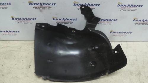 Çamurluk Davlumbazı Ön Sağ Önün Önü Renault Fluence/Megan Iıı Bm 09- (Oem No: 638440013R)