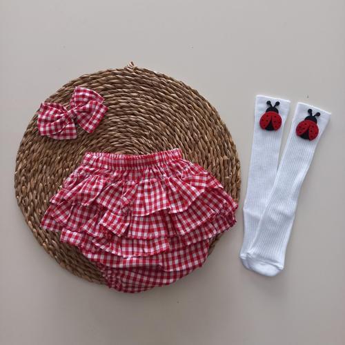 Kız Bebek Uğur Böceği Fırfır Şort Etek Bandana ve Çorap Takımı
