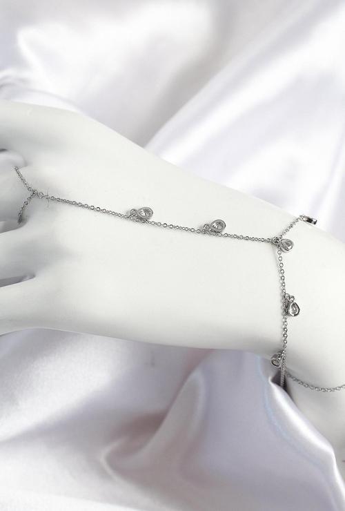 Pirinç Zirkon Taşlı Sallantılı Damla Model Gümüş Renk Kadın Şahmeran