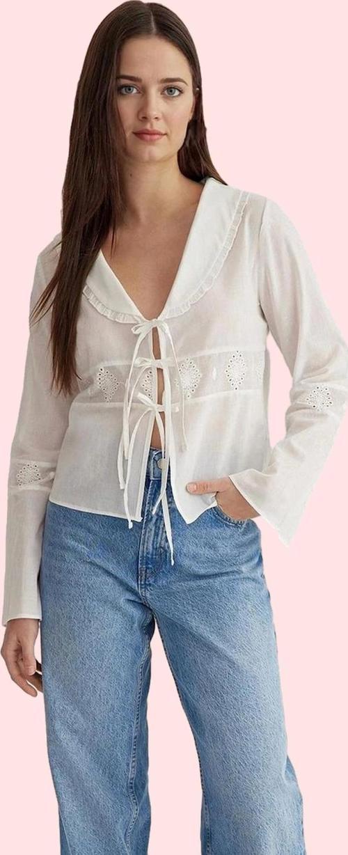 Kadın Pamuklu Günlük Gömlek; Bebe Yaka; Truvakar Kol; Brode Dokuma; Regular Kalıp Hafta Sonu