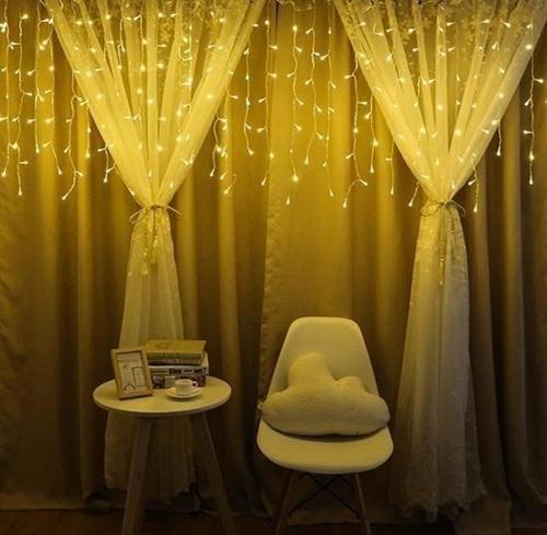 8 Fonksiyonlu 16 Saçaklı Perde Led 3 x 1 (Günışığı)