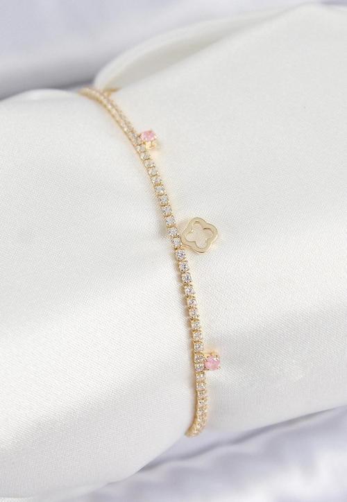 Pirinç Zirkon Taşlı Yonca Model Gold Renk Kadın Bilekilk
