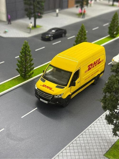 Çek Bırak Diecast Model Araba 10 cm - Mercedes Sprinter Kargo Arabası DHL Metal Açılabilir Kapılı