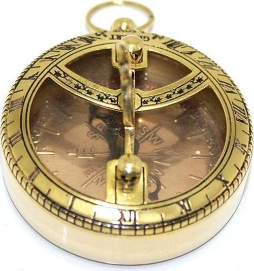 Pirinç Güneş Saati Ve Pusula Modeli