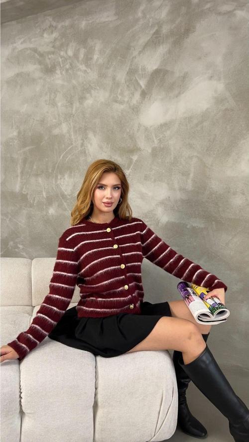 Kadın Bisiklet Yaka ''Bordo'' Çizgili Ve Tüylü Gold Düğmeli Triko Hırka