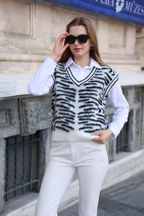 Kadın V Yaka Fitilli Kenarlı Kolsuz Zebra % 100 Ipek Şardonlu 2 Renk Süveter